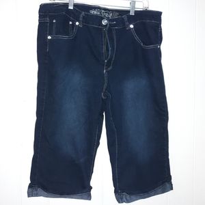 Live Size 18 Jean Capris w diamond/sequin design
